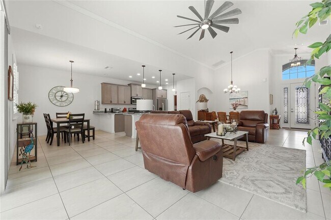 Building Photo - 1033 Sawgrass Dr