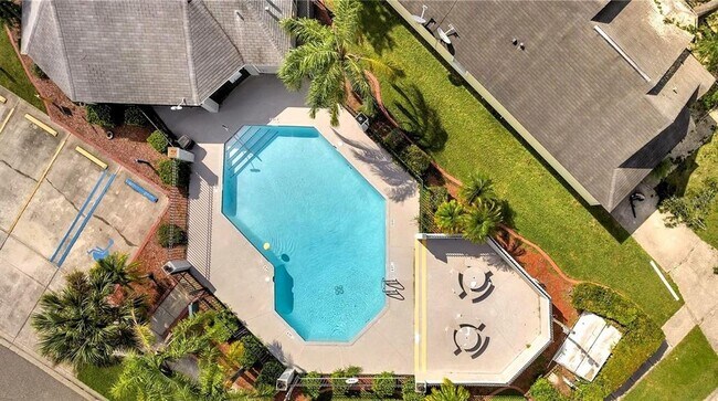 Building Photo - 2320 Pebble Brook Rd