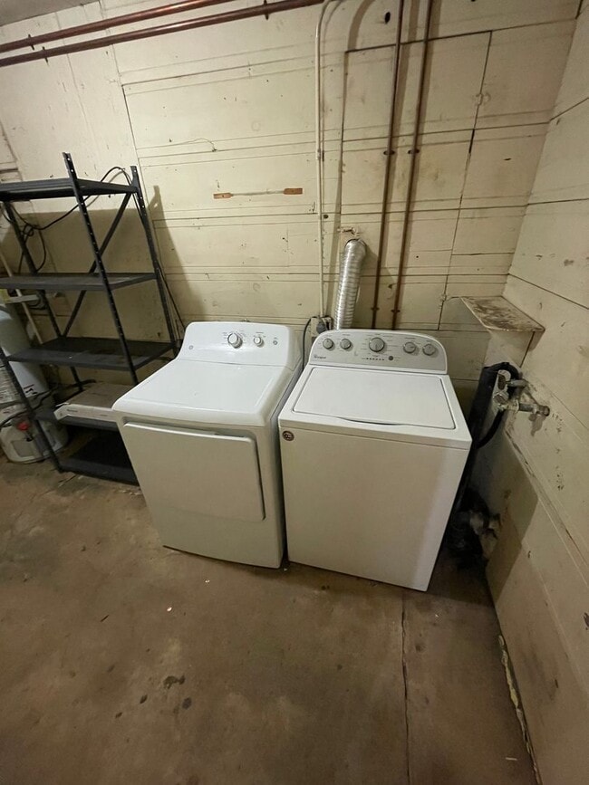 Building Photo - 1440 34th St