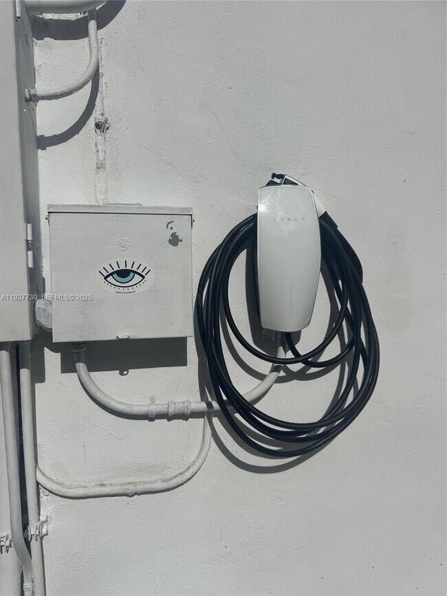 Building Photo - 557 NW 44th St