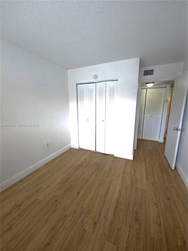 Building Photo - 7423 SW 152nd Ave