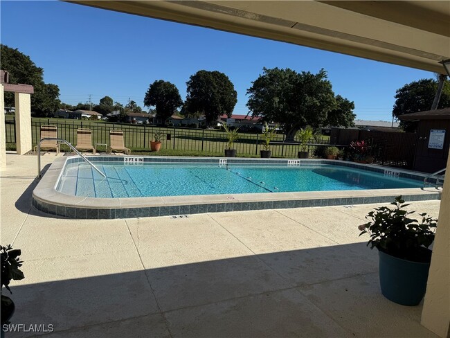 Building Photo - 3635 Boca Ciega Dr