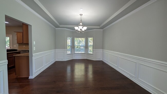 Building Photo - Stunning 7 Bedroom House with a Loft and Updated Kitchen in Harrisburg