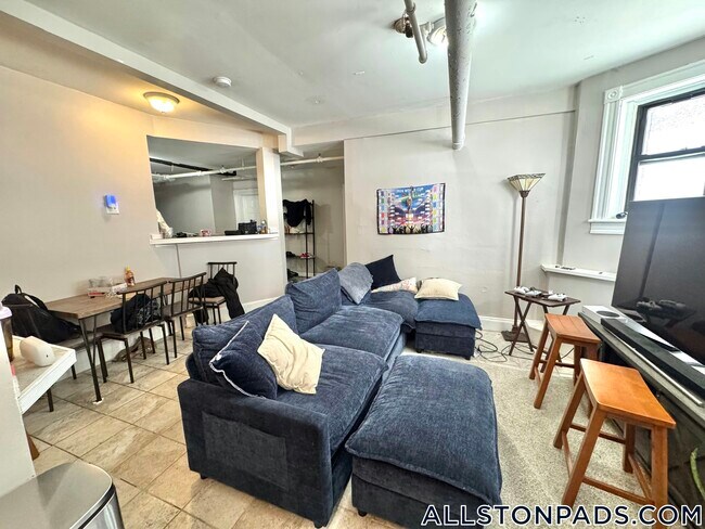 Building Photo - 1056 Commonwealth Ave