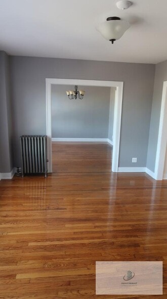 Primary Photo - 3115 W Foster Ave