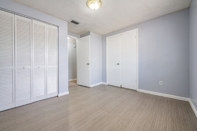 Building Photo - 16001 Saddlestring Dr