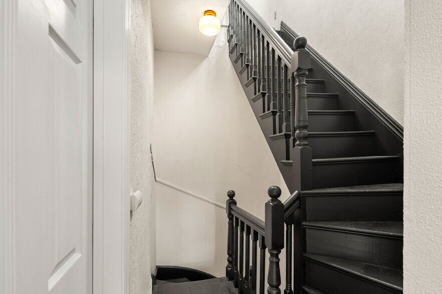 Primary Photo - 13 Knowlton St