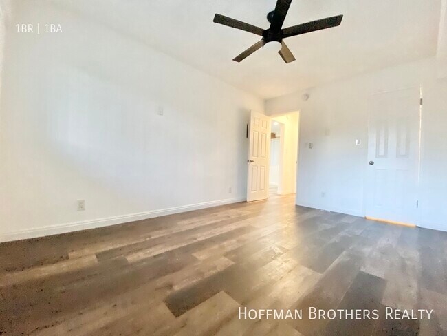 Building Photo - 10839 Morrison St