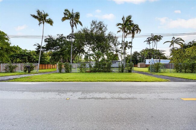 Building Photo - 11665 W Biscayne Canal Rd