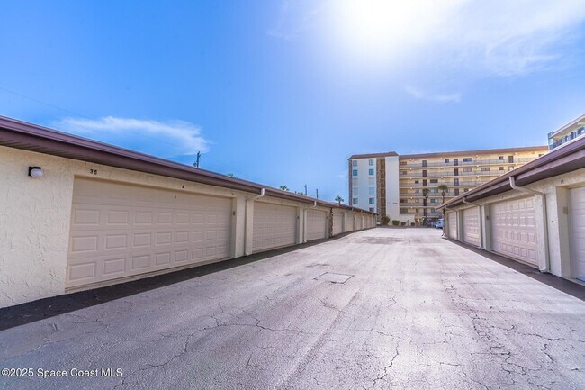 Building Photo - 3060 N Atlantic Ave