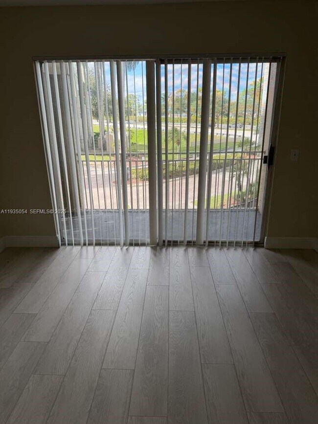 Building Photo - 1705 Palm Cove Blvd