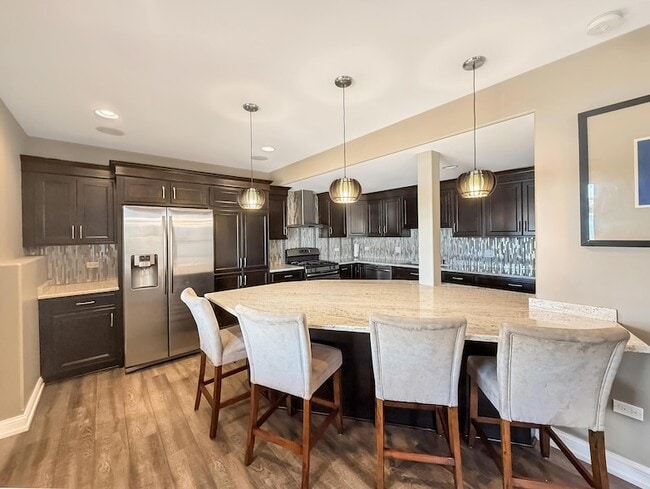 Building Photo - 443 Hilbrich Dr