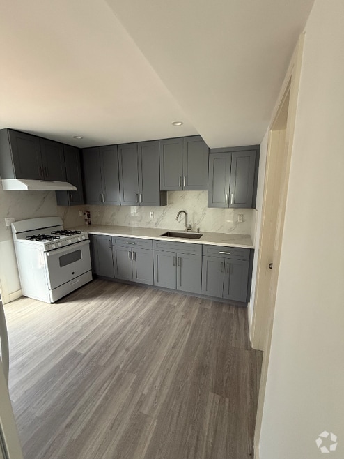 Building Photo - 111 Magellan Dr