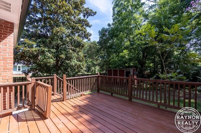 Building Photo - 223 S Main St