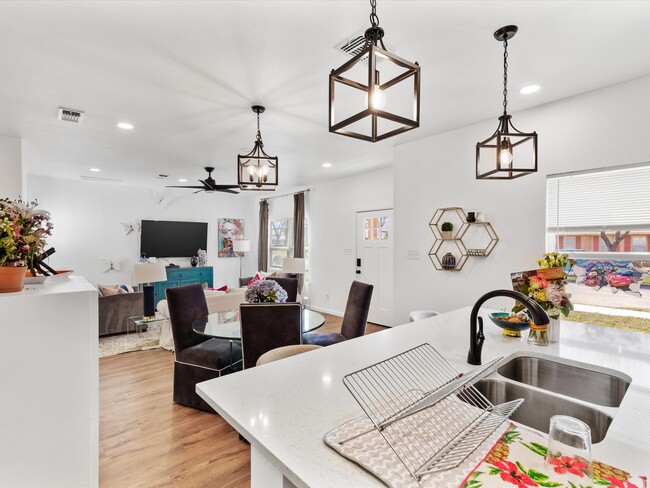 Building Photo - 3517 Mission St