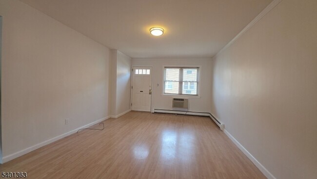 Building Photo - 725 Joralemon St