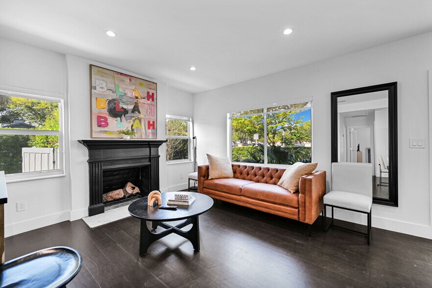 Building Photo - 150 NE 50th Ter