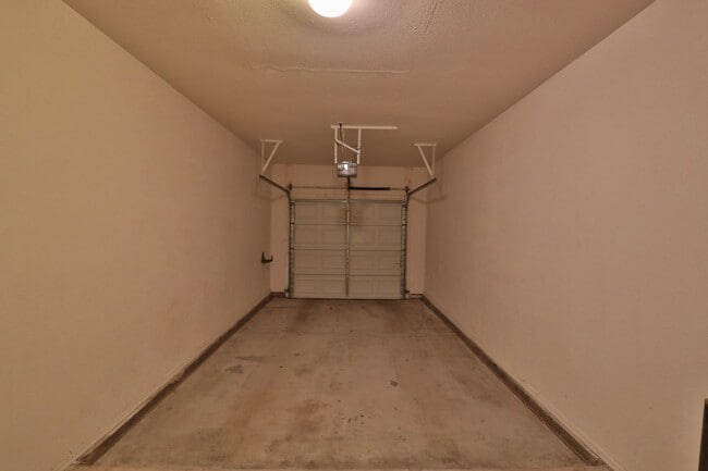 Building Photo - Stylish Mesa Condo with Modern Comforts & Prime Location