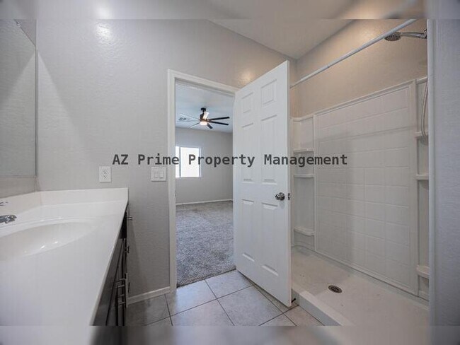 Building Photo - 43606 Juniper Ave