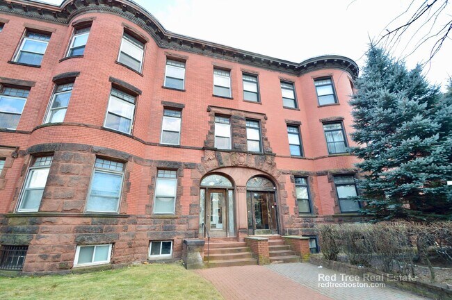 Building Photo - 1801 Beacon St