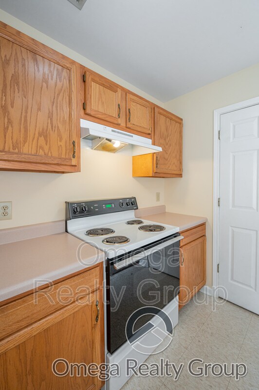 Building Photo - 484 Grey Hill Rd