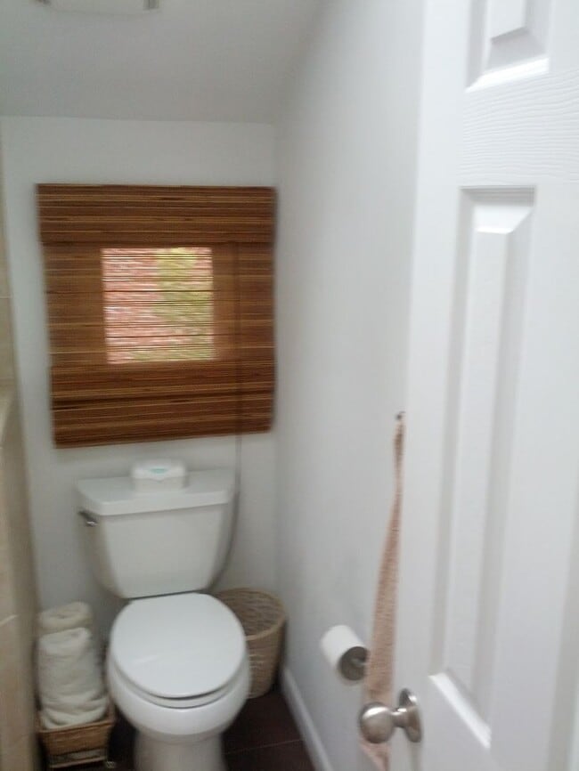 Building Photo - Virginia Beach - Glenwood - 3/4 BR, 3 BA