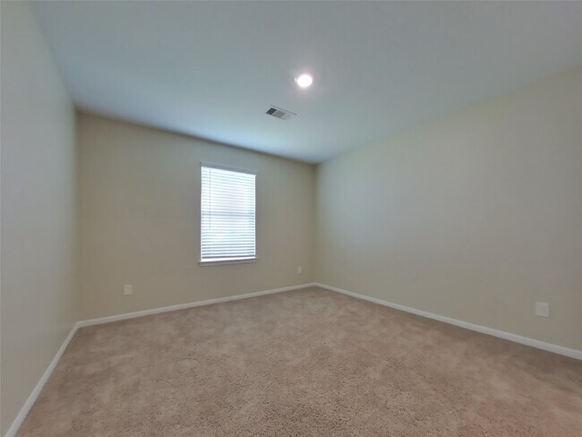 Building Photo - 536 Red Dusk Paint Dr