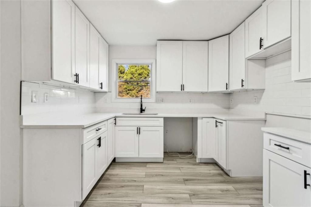 Building Photo - 597 Paper Mill Rd