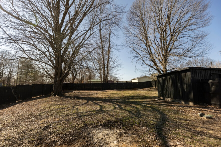 Building Photo - 304 Quigley St