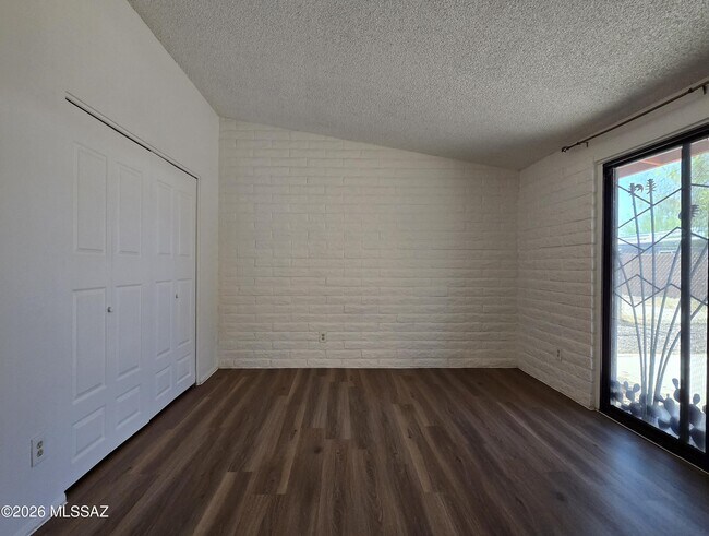 Building Photo - 2351 W Placita Algodon