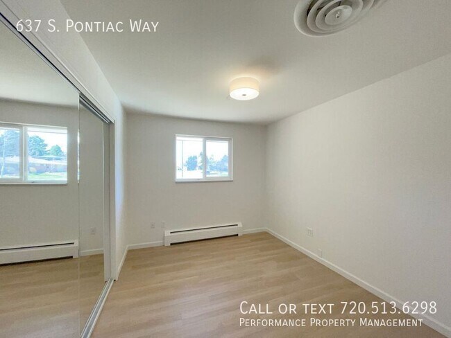 Building Photo - 637 S Pontiac Way