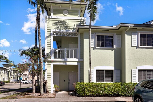 Building Photo - 373 NE 26th Pl