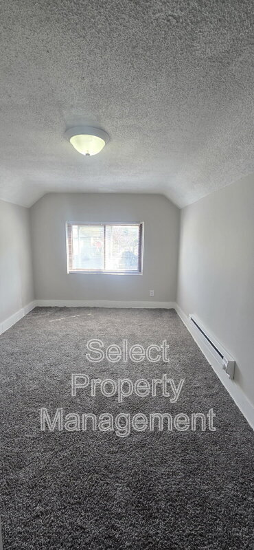 Building Photo - 1235 Huestis Ave
