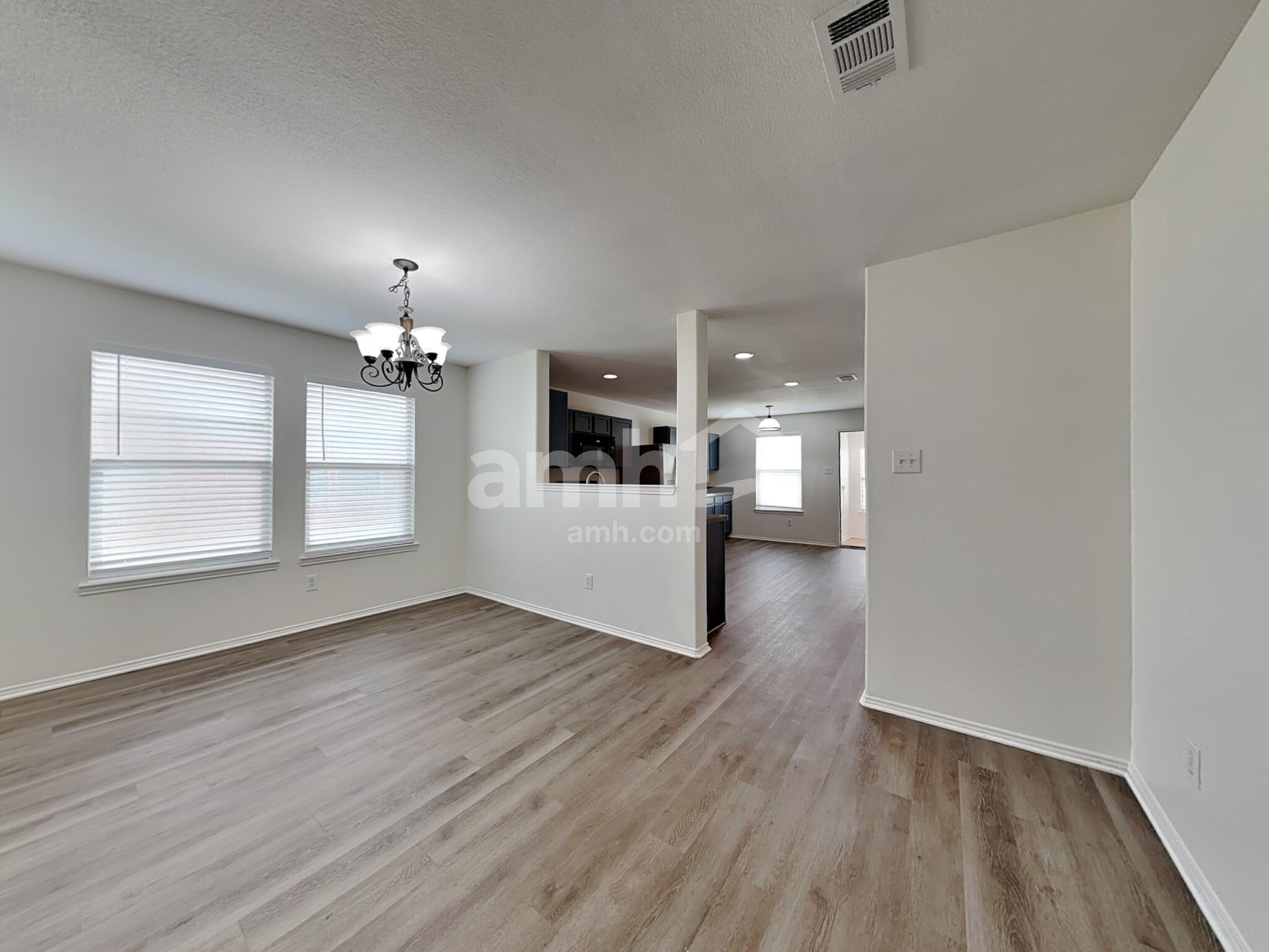 Building Photo - 506 Azalea Dr