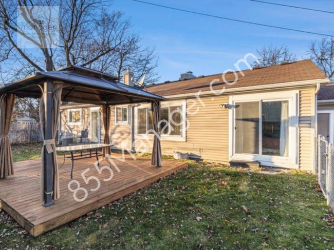 Building Photo - REDUCED RENT Exceptional Rental Opportunity: Explore Comfort and Convenience in Waterford, MI!