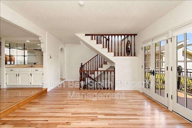Building Photo - 227 S Irena Ave