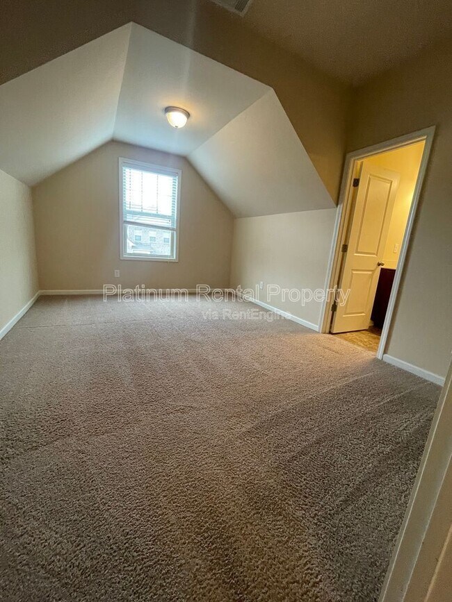 Building Photo - 5755 Rialto Way