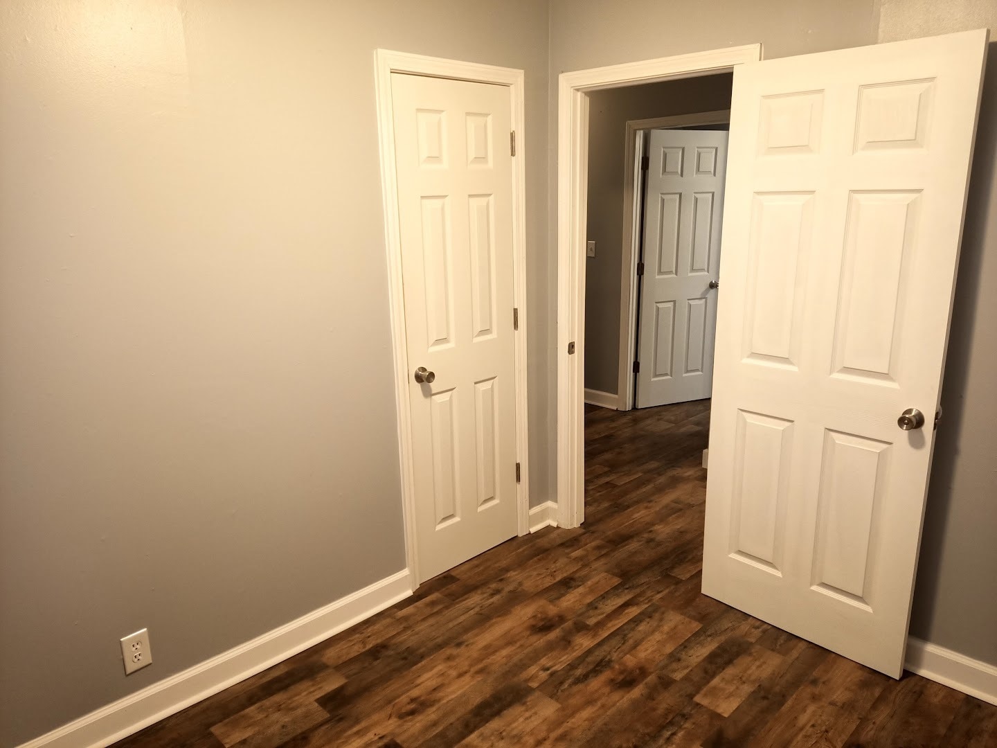 Building Photo - 303 Fleetwood Dr