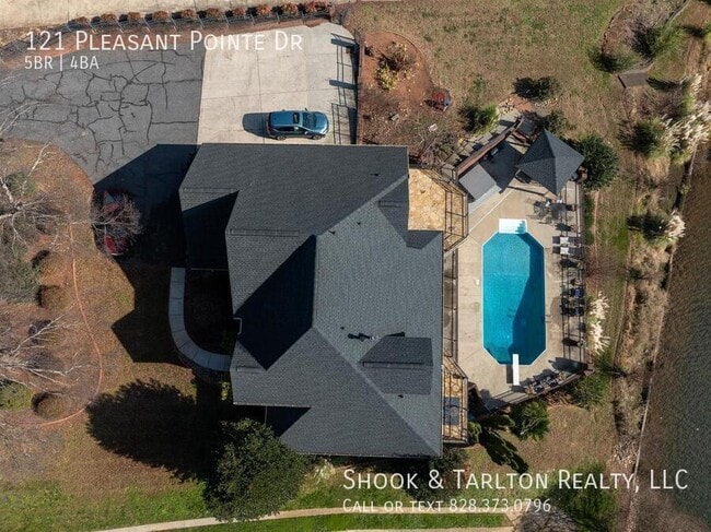 Building Photo - 121 Pleasant Point Dr