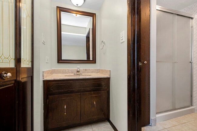 Building Photo - 13616 Lamon Ave