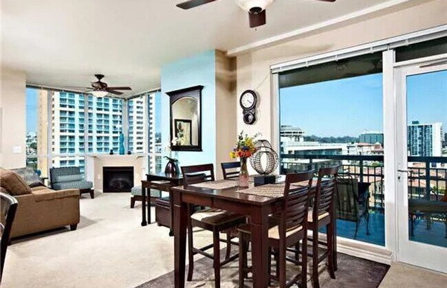 Building Photo - Gorgeous Condo with Amazing Views in La Vi...