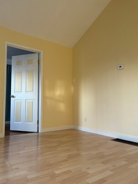 Building Photo - 1236 30th St