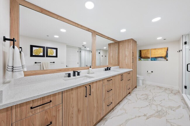Building Photo - 3390 S Ocean Blvd