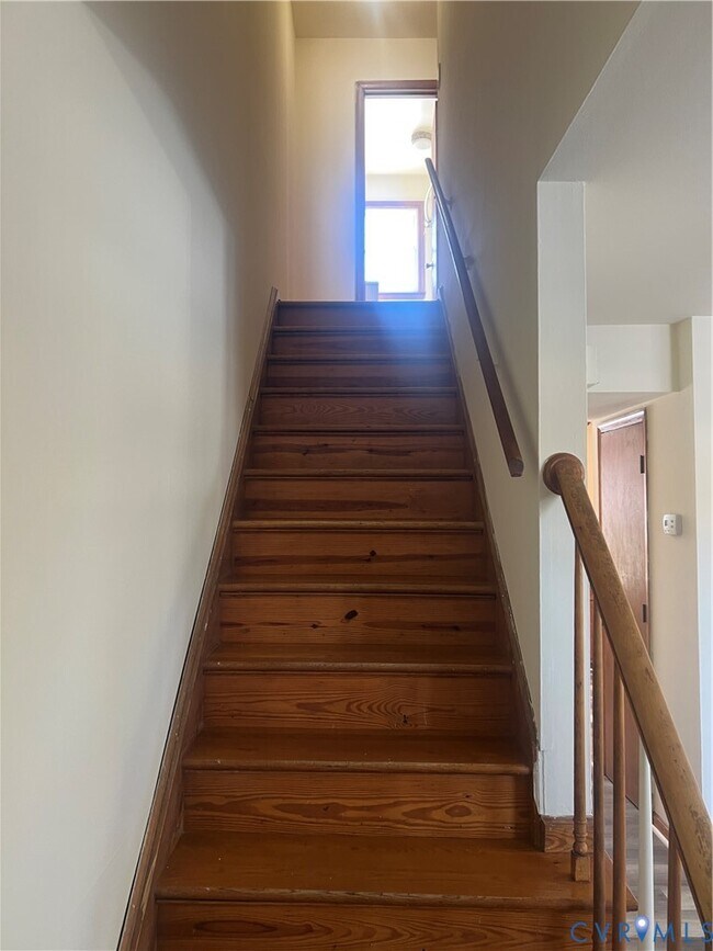 Building Photo - 3308 Woodlawn St