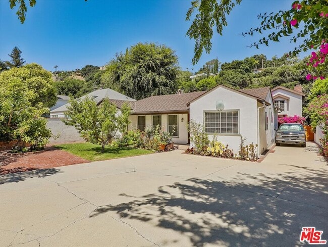 Building Photo - 4009 Beverly Glen Blvd
