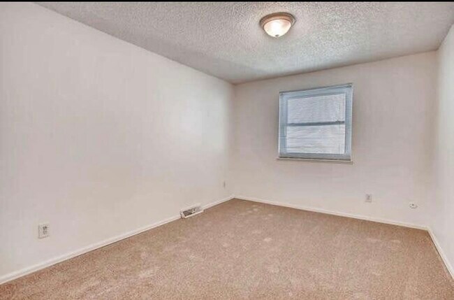 Building Photo - 10418 Jellison Way