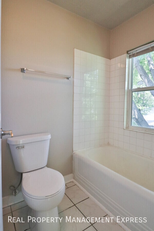 Building Photo - Move In by Feb 16 & Get One Month FREE