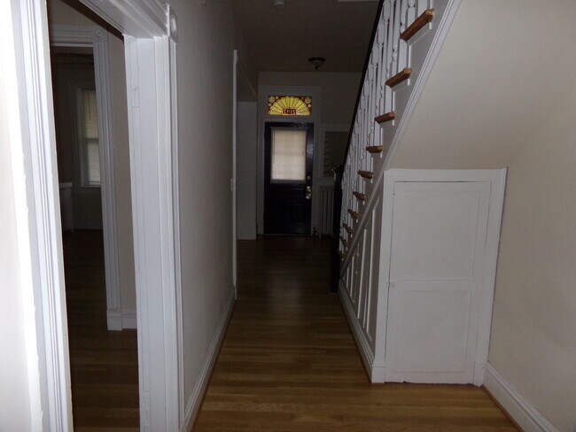 Building Photo - FLOY2107