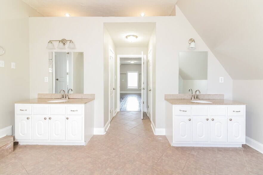 Building Photo - 7303 Peppermill Ln