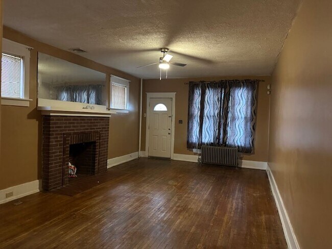 Building Photo - 2020 Chestnut St